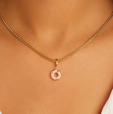 Collier en or de design arc-en-ciel coloré petit donut rose en argent 925