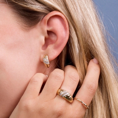 Plaqué en platine Ronde découpée brillante Diamond Dome Ring Pour les femmes bijoux de qualité OEM / ODM
