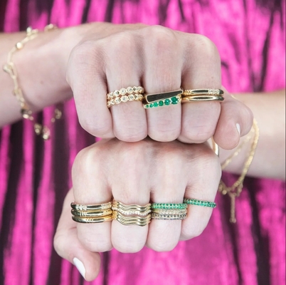 Une bague en or 14K pour hommes et femmes