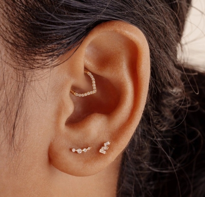 Des boucles d'oreilles en argent sterling 925