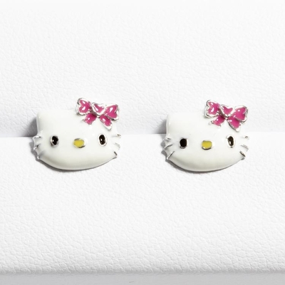 Des boucles d'oreilles Hello Kitty colorées en émail et en or noir et en argent