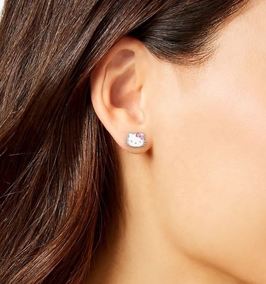 Des boucles d'oreilles en émail pour filles en argent sterling 925