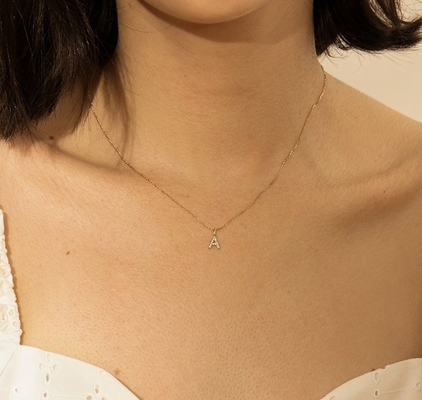 Une lettre en argent 925 exempt de nickel Un collier de charme en diamant