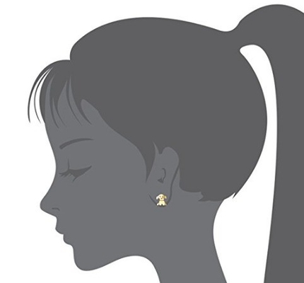 Des boucles d'oreilles en argent pour bébés et chiots