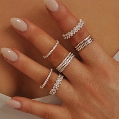 18K plaqué en or empilage mariage Eternity Band Ring pour les femmes 925 Sterling Silver Set