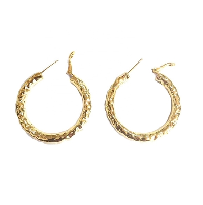 Boucle d'oreille en laiton plaqué en or jaune 18K Texture de surface Boucles d'oreilles en laiton cercle
