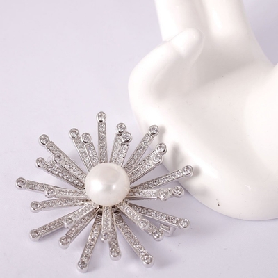 Broches de mode faites à la main pour femmes