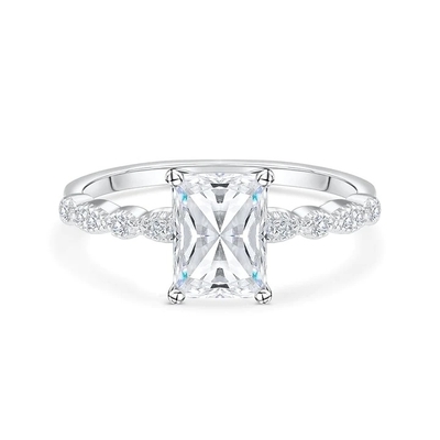 Baguette de pierre découpée de 18 carats d'or, bague de fiançailles de style vintage pour femmes