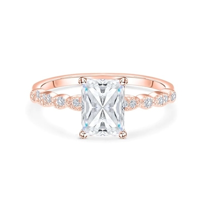 Baguette de pierre découpée de 18 carats d'or, bague de fiançailles de style vintage pour femmes