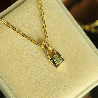 Collier en or de 18 carats pour le mariage