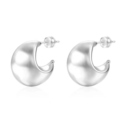 Des boucles d'oreilles de mode en or 18K