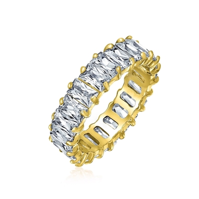 Une bague de mariage en argent CZ Infinity