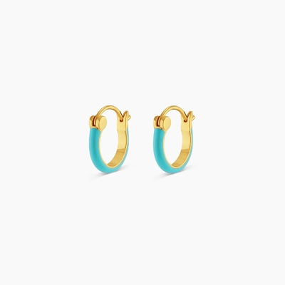 Des boucles d'oreilles en argent de couleur 925 18K en or
