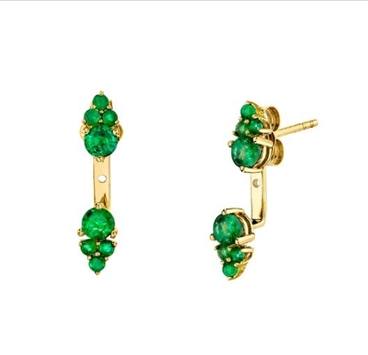Des boucles d'oreilles en circon blanc cube, en diamant et en épingle à cheveux.