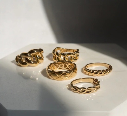 Une magnifique bague baroque en or 14 carats, en 925 centimes d'argent, une bague pour femme.