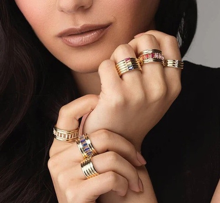 Baguette arc-en-ciel plaqué en or 18K coupé CZ Multi Fashion 925 Sterling Silver Femmes Anneaux