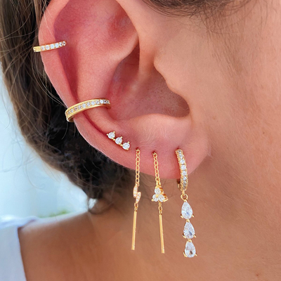 Boucles d'oreilles à long angle en zircon cube en goutte d'eau brésilienne en boucles dorées 18K