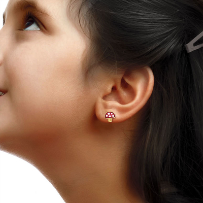 Des boucles d'oreilles en argent
