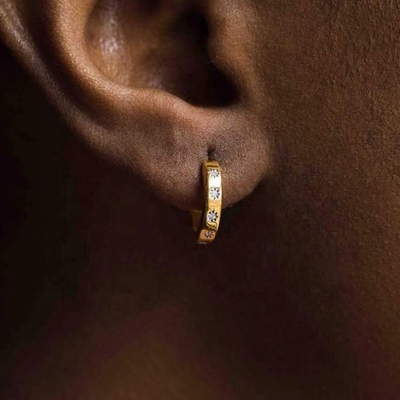 Des boucles d'oreilles élégantes 14K d'or étoile Vermeil ensemble de diamants Boucles d'embrasser pour un style sans effort