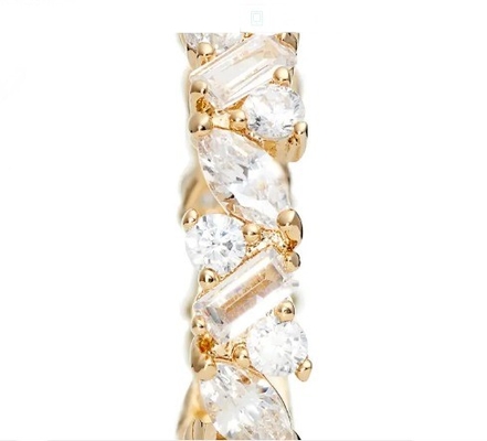 Un ensemble de bagues d' éternité en zirconie cubes brésilienne parfait pour n' importe quelle occasion.