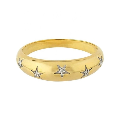 Des anneaux à dôme 14 carats 18 carats d'or Chunky Star Set Anneau à bande de diamant pour des tenues élégantes