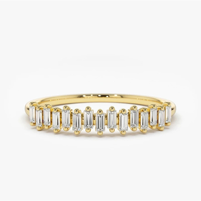 925 Sterling Silver CZ Diamond Baguette Bague de l'éternité pour femme avec plaque dorée jaune