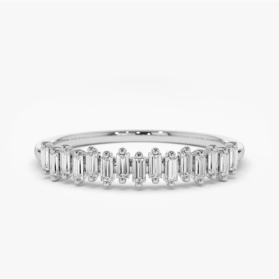 925 Sterling Silver CZ Diamond Baguette Bague de l'éternité pour femme avec plaque dorée jaune
