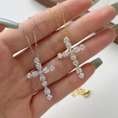 Personnalisez le collier de croix en argent de 925 sterling Croix et chaîne en argent de 18k