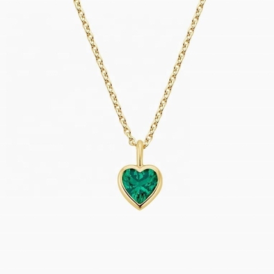 Collier classique en argent sterling 925 en forme de cœur en émeraude