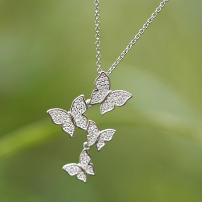 925 Sterling Silver Blanc or Platé Micron Pave 4 Papillons Charme Pendant Pour Les Femmes
