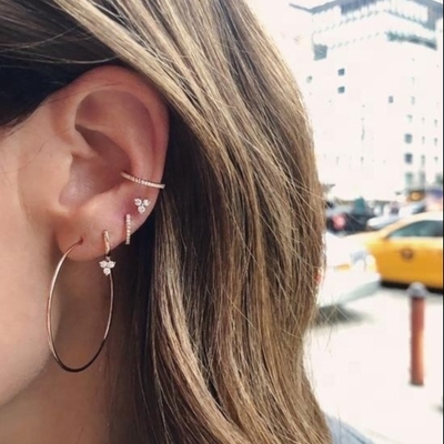 14K Gold Blossom Mini Huggie Diamond Trio Drop Boucles d'oreilles bijoux en argent Matériau principal