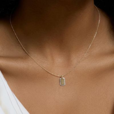 Collier gravé en zircon plaqué au rhodium en or 925 argent sterling