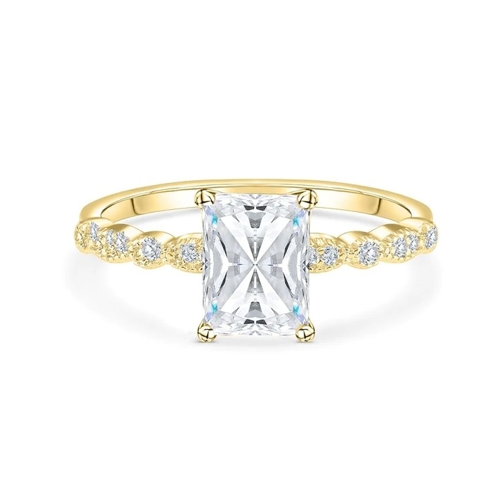 Baguette de pierre découpée de 18 carats d'or, bague de fiançailles de style vintage pour femmes