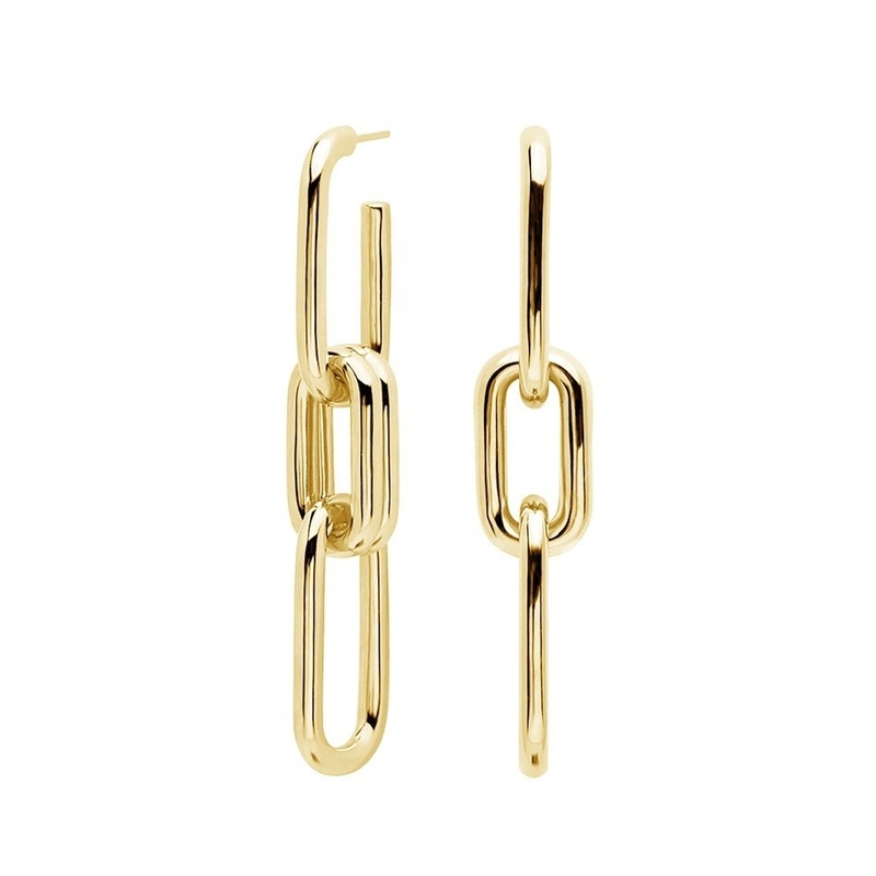 Des boucles d'oreilles en argent plaqué en or et en argent personnalisé