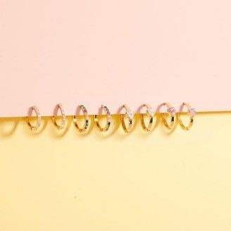 Des boucles d'oreilles en argent de 925 sterling 14k plaqué en or