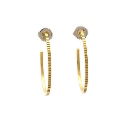 Des boucles d'oreilles en or 18K contemporaines en argent sterling 925 avec le logo du client 30*30mm
