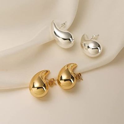 Logo personnalisé 18K plaqué en or Teardrop Hollow Stud Boucle d'oreille pour les filles Jeu de fête