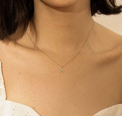 Une lettre en argent 925 exempt de nickel Un collier de charme en diamant