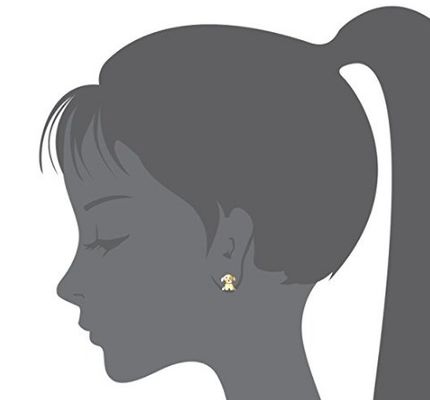 Des boucles d'oreilles en argent pour bébés et chiots
