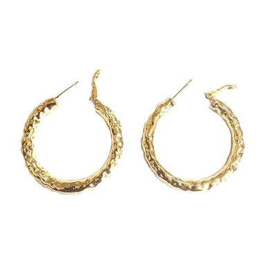 Boucle d'oreille en laiton plaqué en or jaune 18K Texture de surface Boucles d'oreilles en laiton cercle