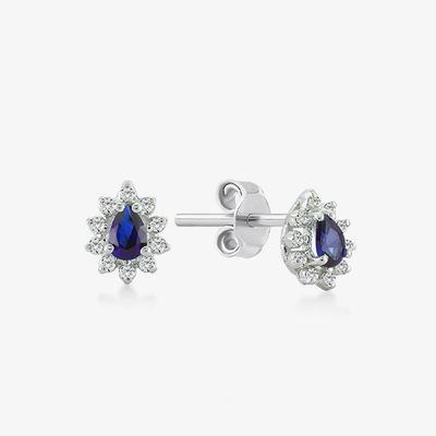 Des boucles d'oreilles de saphir et de zircon blanc pour les fiançailles.