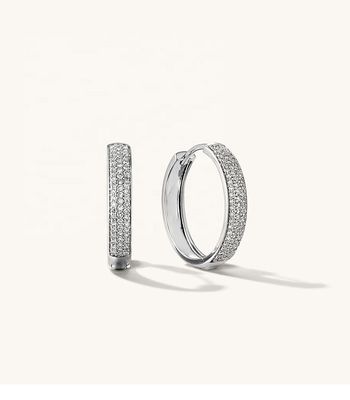 Des boucles d'oreilles en argent sterling pour femmes
