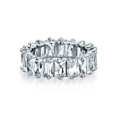 Une bague de mariage en argent CZ Infinity