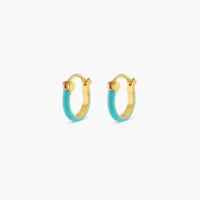 Des boucles d'oreilles en argent de couleur 925 18K en or