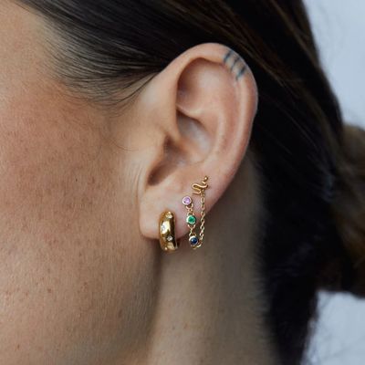 Des boucles d'oreilles en argent 925