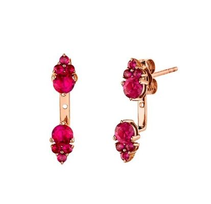 Des boucles d'oreilles en circon blanc cube, en diamant et en épingle à cheveux.