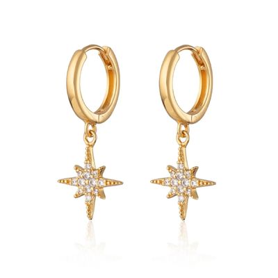 Des boucles d'oreilles en or 925 en or