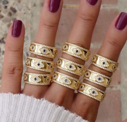 Bleu Saphir Blanc CZ Eye Femmes Eternité Band Brass Eternité Ringe Pour Femmes