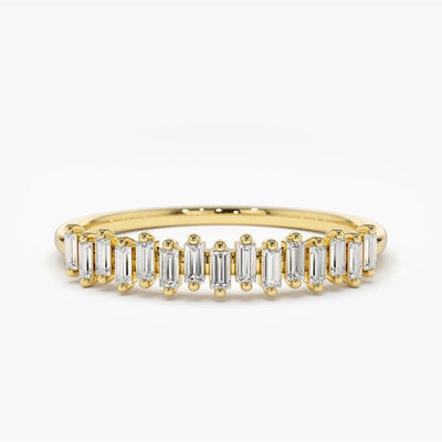 925 Sterling Silver CZ Diamond Baguette Bague de l'éternité pour femme avec plaque dorée jaune