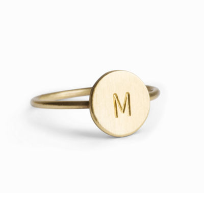 ECO Friendly 2019 Design Simple Women Brass Silver Ring bijoux avec une initiale gravée